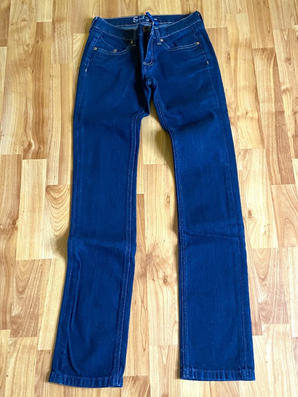 Earl Jean 'Dame' W25 dark blue straight leg 7" rise